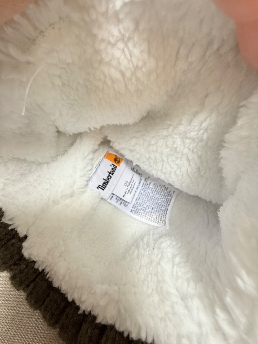 Timberland Cable Knit Hat With Faux Fur Pom Pom New With Tag - Picture 5 of 11